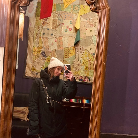 Meet your Posher, Megan - Picture 5 of 5